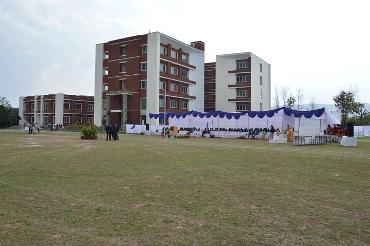 https://cache.careers360.mobi/media/colleges/social-media/media-gallery/41524/2021/11/16/Campus View of School of Pharmaceutical Sciences and Technology Sardar Bhagwan Singh University Dehradun_Campus-View.png